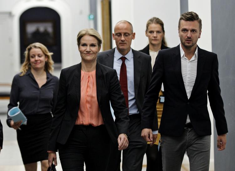 Boligskat. Statsminister Helle Thorning-Schmidt på vej til dagens møde i Det Udenrigspolitiske Nævn. 