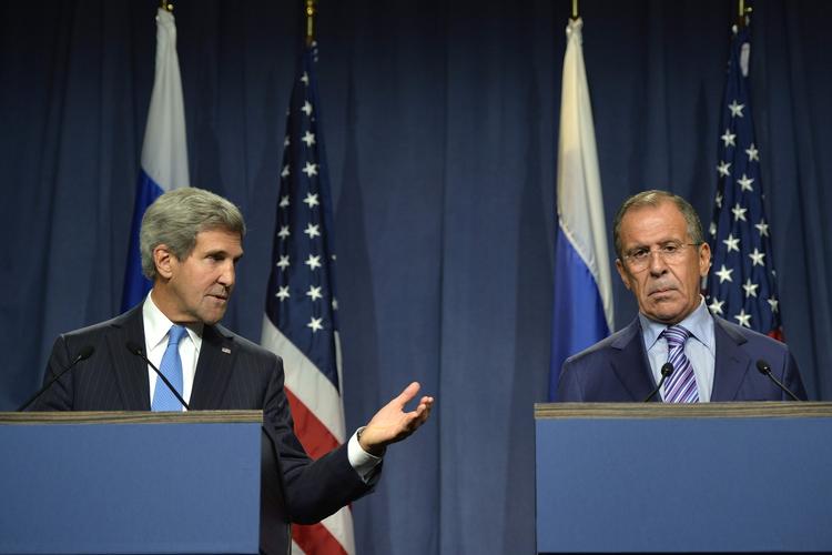 Geneve. USA's udenrigsminister John Kerry og hans russiske kollage Sergey Lavrov på et pressemøde i Geneve. 