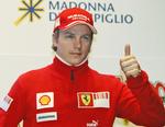 Kimi Räikkönen, der har kontraktudløb med udgangen af 2015, vendte op til denne sæson tilbage hos Ferrari, hvor han også kørte, da han blev verdensmester. 