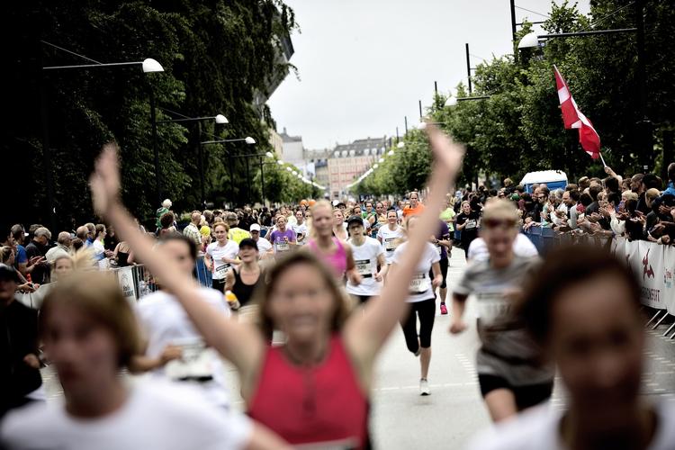 AMBITIØST. Kvinder vil have større udfordringer. Til søndagens halvmaraton i København er næsten halvdelen kvinder. 