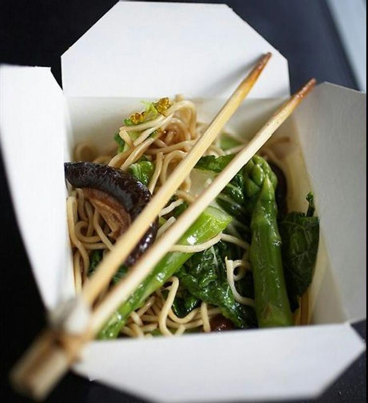 Nudler med asparages, shitake..