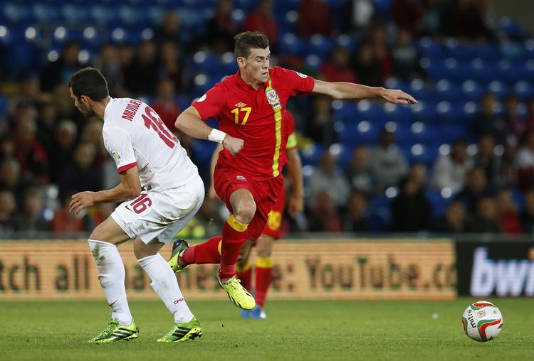 utrænet. Gareth Bale fik 32 minutter på banen for det walisiske landshold, men træneren mener ikke, den nye Real Madrid-spiller er klar til at spille en fuld kamp endnu. 