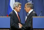 Aftale. USA's udenrigsminister Kerry og hans russiske kollega efter pressemødet, hvor de fremlagde deres aftale om kemisk afvæbning af Syrien. 