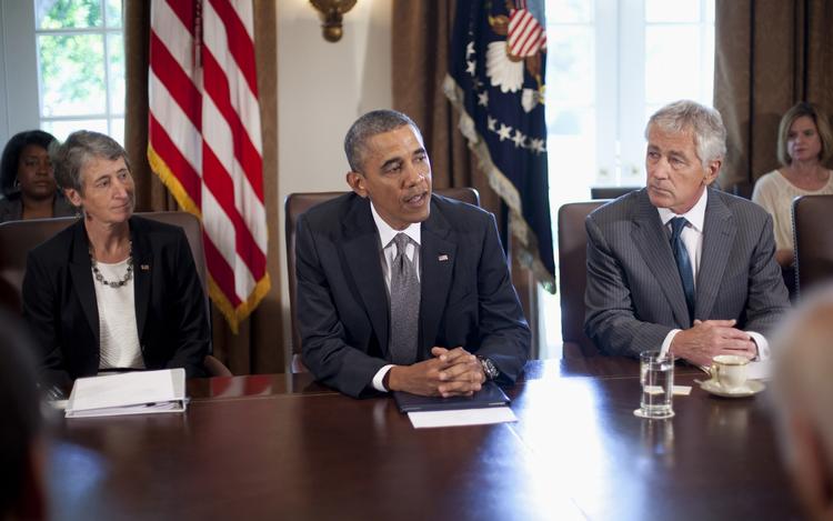AFVENTENDE. USA's præsident Barack Obama vil ikke fuldstændig trække truslen om et amerikansk angreb på Syrien tilbage. 