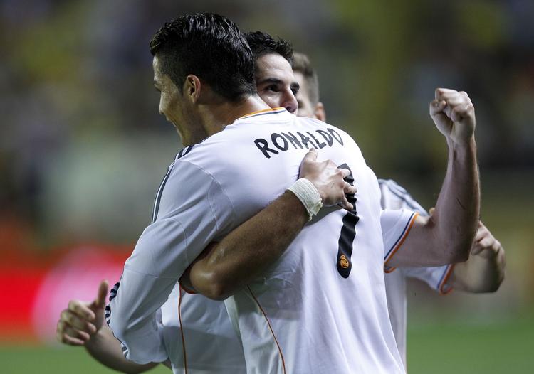 Kontrakt. Ronaldo forlænger med Real Madrid for tre sæsoner. 