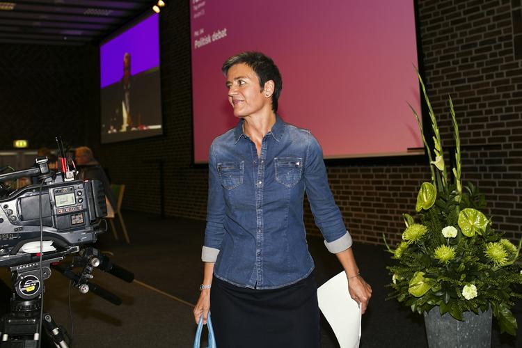 Årsmøde. Den radikale leder Magrethe Vestager udfordrer sit bagland i spørgsmålet om Syrien-aktion. 