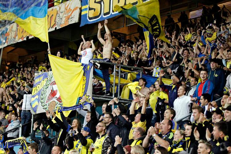 Støtte. 12.487 så sæsonens første Brøndby-sejr. 