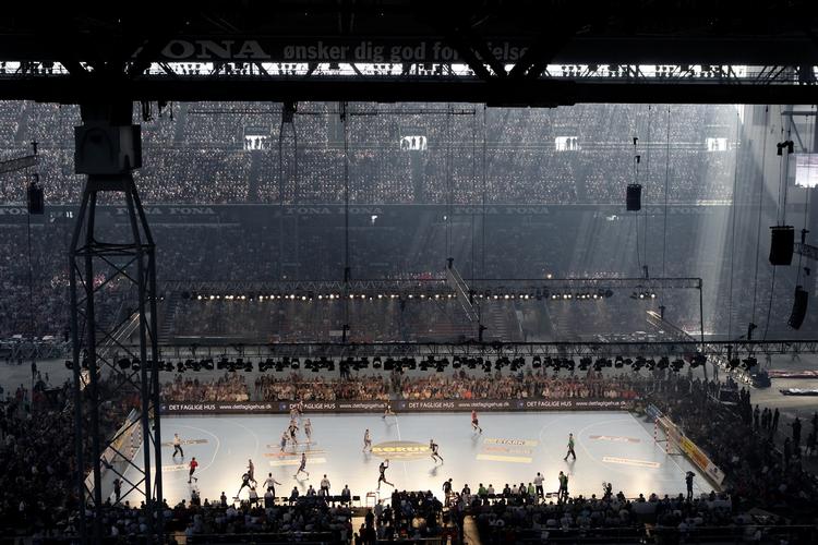 MULTIARENA. To gange har der været afviklet håndboldkampe i Parken. Næste anderledes arrangement er EM i volleyball. 