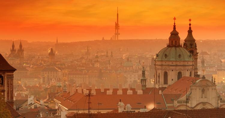 Anderledes. I Prag er det muligt at booke ture med Corrupt Tours. 
