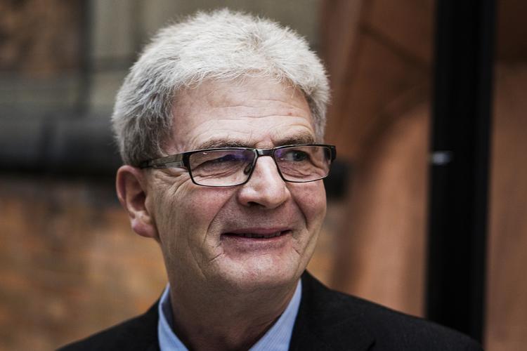 PLETSKUD. Skatteminister Holger K. Nielsen håber på at kunne præsentere en bedre model inden for de næste 14 dage. 