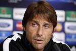 Uforståeligt. Jeg har set en del af FCK's kampe, og det er uforklarligt for mig, at holdet ligger, hvor det gør i den hjemlige liga«, siger Antonio Conte. Foto: 