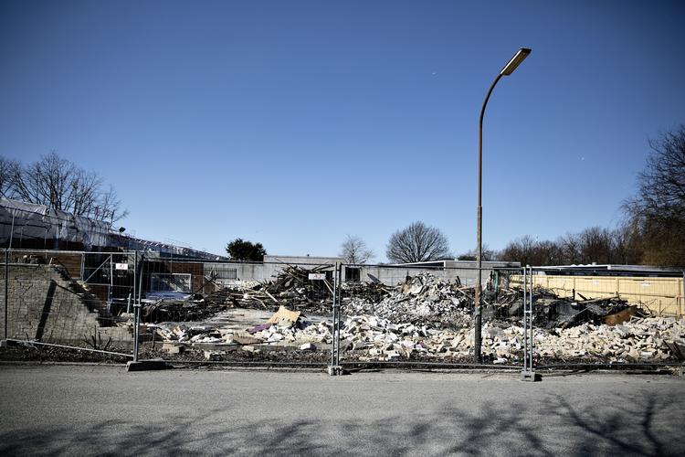 Påsat. Københavns Vestegn er igen plaget af en bølge af påsatte brande. Fotoet er fra forårete, hvor en fritidsklub nedbrændte. 