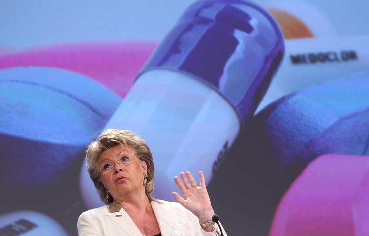 Narkotika. EU-kommissær Viviane Reding går ind i kampen mod kunstigt fremstillede euforiserende stoffer. 