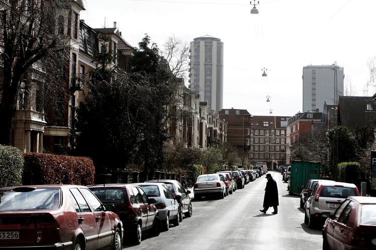 Boligskat. stigningerne på boligskatten sker helt i utakt med priserne på boligmarkedet. Og helt uden synlig og åben politisk debat og beslutning 