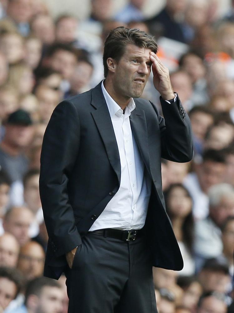 loyalitet. Swansea City-manager Michael Laudrup mener, at Valencias dårlige sæsonstart kommer til at påvirke publikum i aftenens kamp. 