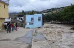 Uvejr. Huse vasker væk efter tropiske storme i Mexico. 
