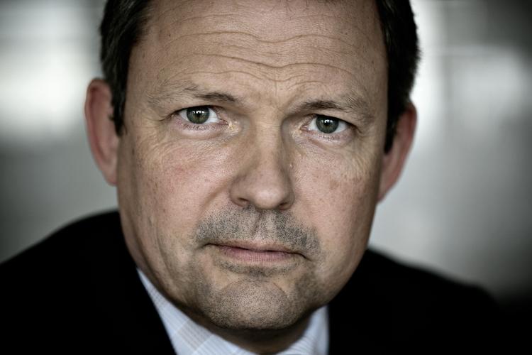 tilsynsførende. Finanstilsynets direktør, Ulrik Nødgaard, siger, at man nu indleder en analyse for at se, om man kan forbedre sit tilsyn med bankerne og realkreditinstitutterne. 