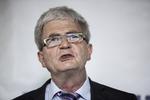 Nordsøolie. Skatteminister Holger K. Nielsen (SF) mener, at der nok skal findes selskaber, der vil investere i Nordsøen trods nye skatteregler. 