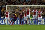 1-0. Venstrebenet lynede tre gange, så nu har Lionel Messi scoret 6 gange i ligaen og 3 gange i Champions League i denne sæsons 4 kampe. 