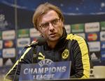 Undskyld: En udvisning fik den karismatiske Dortmundtræner Jürgen Klopp til at gå amok i gårsdagens Champions League kamp. 