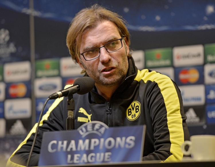 Undskyld: En udvisning fik den karismatiske Dortmundtræner Jürgen Klopp til at gå amok i gårsdagens Champions League kamp. 