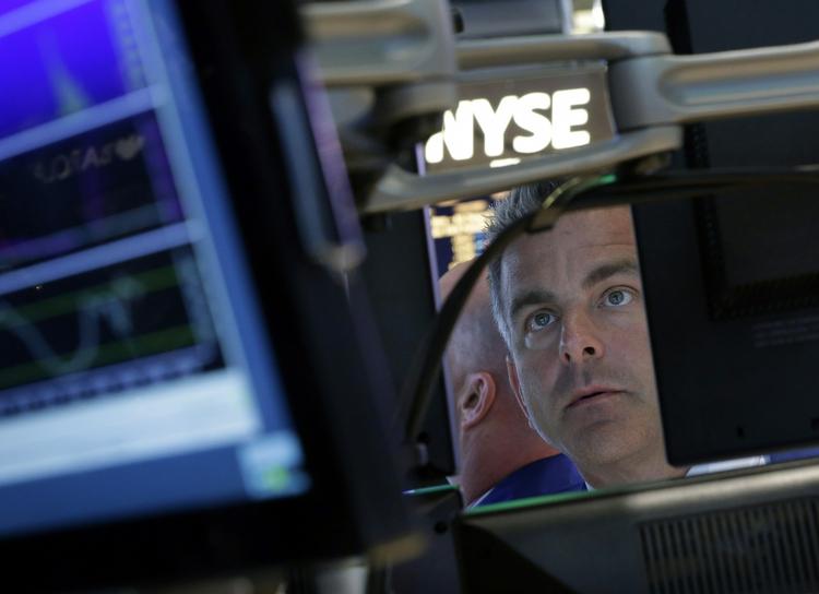 omsiggribende. Det går, som det plejer, når der er godt nyt for investorerne fra USA. De amerikanske aktier stryger  opad, dernæst følger aktiemarkederne i Asien med samme reaktion og i løbet af formiddagen vil den postive stemning forplante sig på markederne i Europa. 