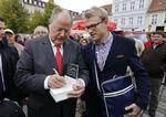 Kamp. SPD kanslerkandidat Peer Steinbrück er på charmeoffensiv i Neuruppin nordvest for Berlin. 