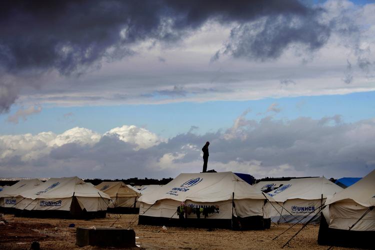 FLYGTNINGESTRØM. FN anslår, at borgerkrigen i Syrien har drevet omkring syv millioner på flugt. 