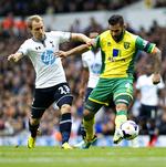 selvtillid. Christian Eriksen (tv) fik en flot debut for Tottenham, hvor danskeren mod Norwich var holdets offensive styrmand. 