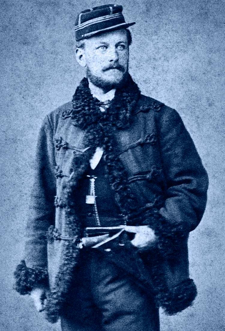 Uro. »Hvad ser Dinesen, når erindringerne presser sig på?«, spørger Tom Buk-Swienty i første bind af sit værk om Karen Blixens far, Wilhelm Dinesen, som livet igennem opsøgte ekstreme situationer, indtil han begik selvmord som 49-årig. 