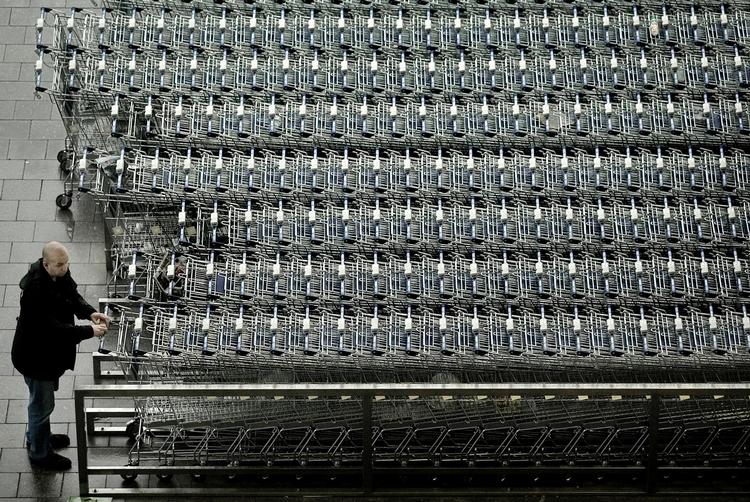 vigtigt. Danskernes villighed til at få pengepungen op af lommen er altafgørende for, at der bliver skubbet gang i dansk økonomi. Det er således en afgørende forudsætning for, at regeringens vækstprognoser holder. 