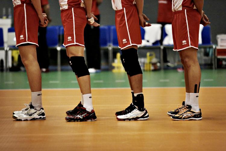 LANGBENEDE. Danmarks 14 volleyballspillere ved EM er mellem 179 og 207 centimeter høje. 