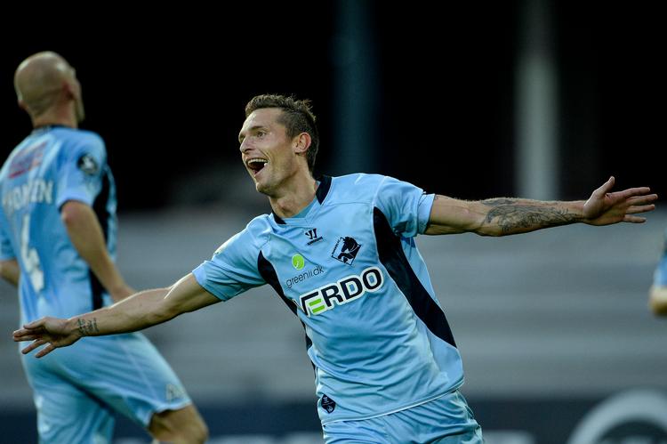 Yes. Jonas Kamper jubler, da Randers FC kommer foran med 2-1. Foto: 