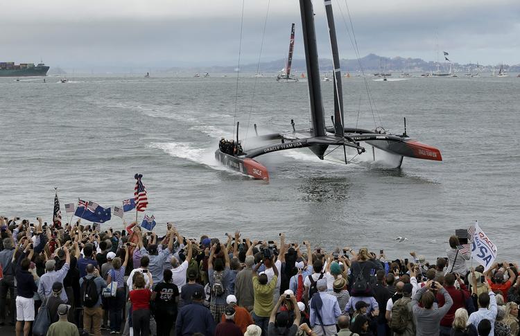 Prestigeduel. Kapsejladsen foregår i San Francisco og den berømte Golden Gate-bro er en del af kulissen. 