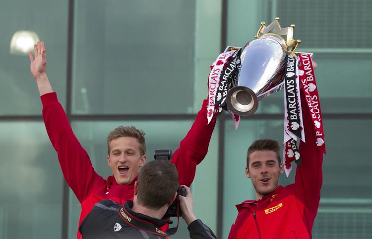 Mestre. Lindegaard (tv) og De Gea jublede side om side, da Premier League-trofæet blev luftet i maj. 