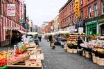 Usundt. Markedet på Moore Street i Dublin ser sundt ud. Men nogle af de handlende tilbyder anderledes usunde varer  i form af smuglercigaretter. 