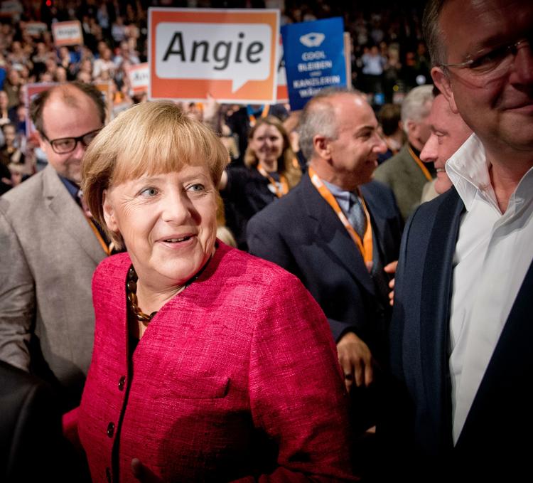 GLÆDE. De tyske CDU-støtter var mødt talstærkt op for at støtte deres kansler, som de både kalder 'Mutti' (mor, red.) og kælenavnet 'Angie', som er en forkortelse for Angela. 