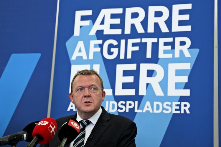 Kortsigtet. Hele 15 procent af den danske udviklingsbistand vil Lars Løkke og Venstre fjerne allerede til næste år. Pengene skal i stedet gå til skattelettelser. 