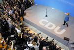 STORSEJR. Exitpolls tyder på, at Angela Merkel med sit konservatve parti CDU har haft det bedste valg siden 1990. 