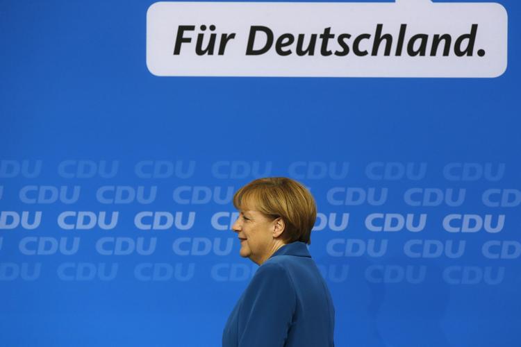 Sejr. Siden de førset exitpolls blev offentliggjort klokken 18, stod Angela Merkel som sejrherre. Spørgsmålet er blot, i hvilken koalition hun kommer til at regere i de kommende fire år. 