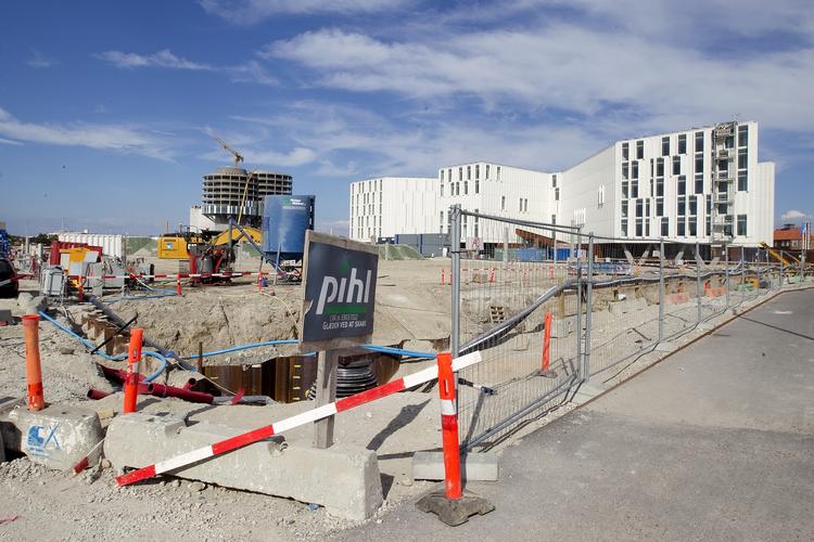 kollaps. Pihl &amp; Søn blev begæret konkurs i sidste måned, og siden har kuratorerne kæmpet for at få afsat byggeprojekterne og dermed får penge i kassen til kreditorerne. 