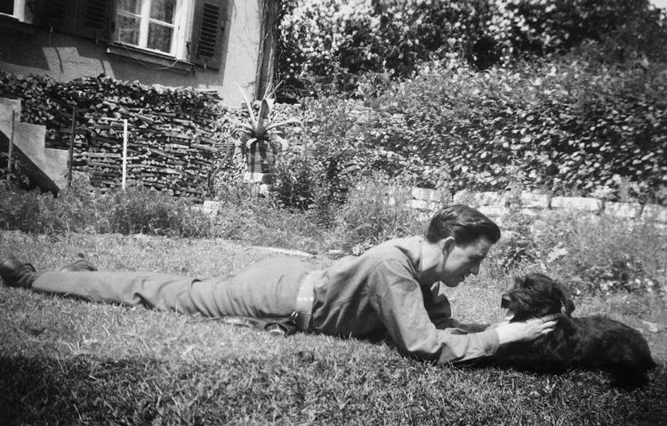 Sky. J.D. Salinger er manden bag den storsælgende 'The Catcher in the Rye', der blev hans eneste roman. 