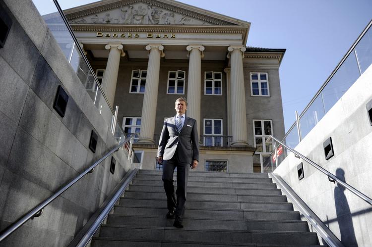 IDENTITET. Danske Bank lider under, at de har svært ved at finde ind til deres egen identitet, efter finanskrisen har kastet dem ud i en lægere krise, vurderer økonomisk historiker. 