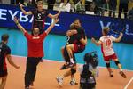 Jubel. Der skal en dansk sensation til i aften mod Serbien, hvis volleyball-landsholdet vil have forlænget opholdet ved EM-turneringen. 