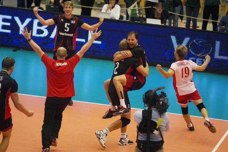 Jubel. Der skal en dansk sensation til i aften mod Serbien, hvis volleyball-landsholdet vil have forlænget opholdet ved EM-turneringen. 