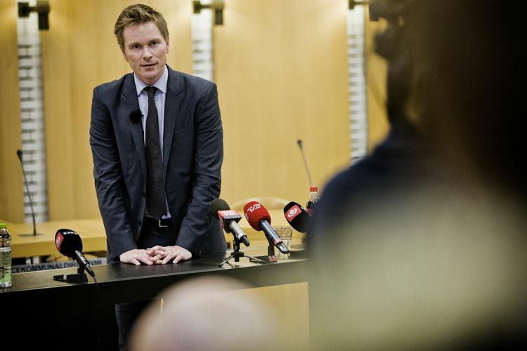 Borgmesterfald. Thomas Banke, tidligere  borgmester i Fredericia, måtte trække sig fra posten efter, at der kom frem, at han havde brugt kommunens kreditkort til at købe morfin for. 