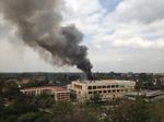 Terrorangreb. I går opstod, der brand i Westgate-centeret i Nairobi, hvor terrorister stadig holder stand. I dag er dele af taget faldet sammen. 