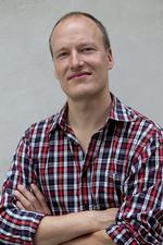 Dilemma. Ønsker vi fortsat medlemskab af EU, hvis det indebærer et farvel til den danske velfærdsmodel?, spørger Pelle Dragsted (EL). 