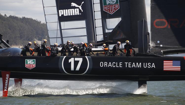 Comeback. Oracle-båden har udlignet til 8-8. 17. sejlads afgør, hvem der skal have trofæet. 