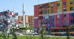 Kulørt. Tirana blev peppet op med friske farver for nogle år siden. 